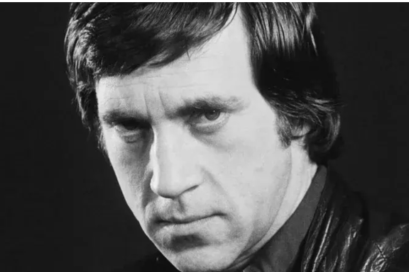 Концерт, посвященный памяти Владимира Высоцкого, с участием солистов филармонии в сопровождении ансамбля "Карусель"