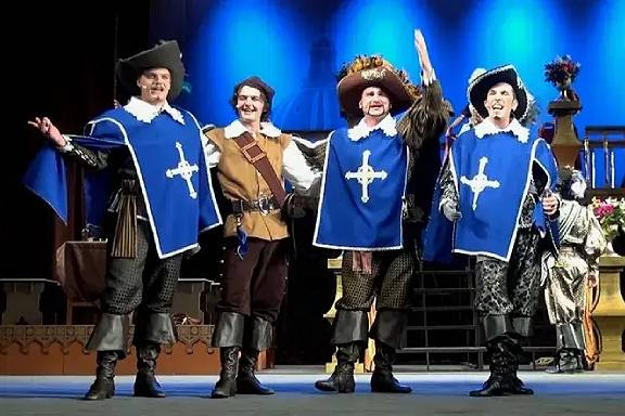 "&Tcy;&Rcy;&Icy; &Mcy;&Ucy;&SHcy;&Kcy;&IEcy;&Tcy;&IEcy;&Rcy;&Acy;"