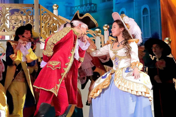 " ГОЛУБАЯ КАМЕЯ"