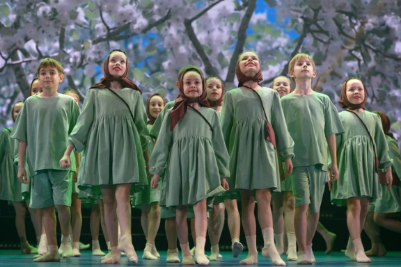 Новогоднее представление "Гуси-лебеди"