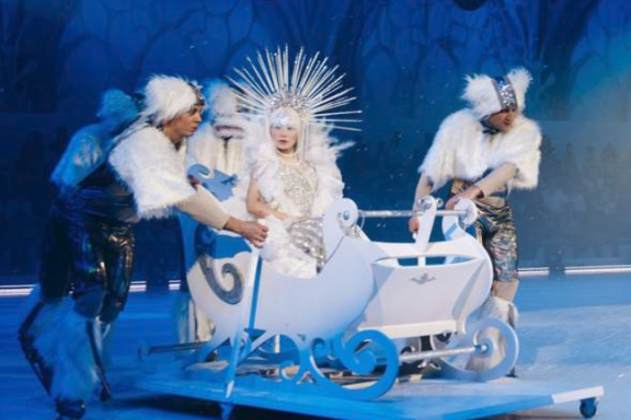 Снежная Королева на льду