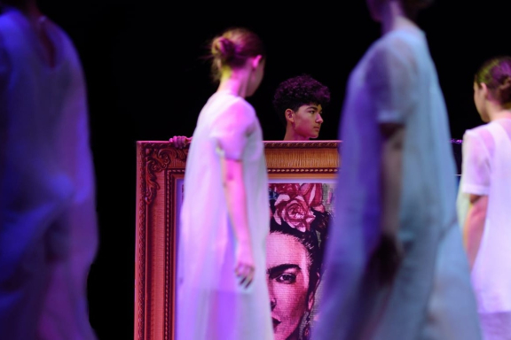 Спектакль "Танцующие на холсте"