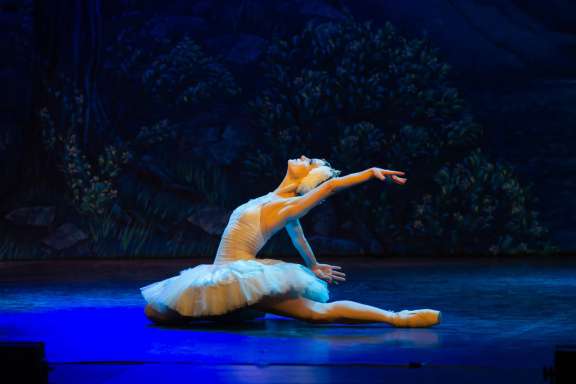 &Bcy;&acy;&lcy;&iecy;&tcy; &laquo;&Lcy;&iecy;&bcy;&iecy;&dcy;&icy;&ncy;&ocy;&iecy; &ocy;&zcy;&iecy;&rcy;&ocy;&raquo;