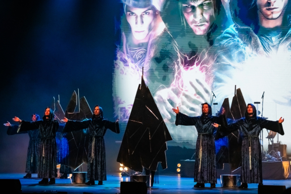 Легендарные хиты ENIGMA, GREGORIAN, SANDRA в шоу MIRROR OF ENIGMA