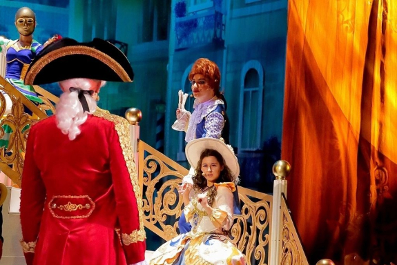 " ГОЛУБАЯ КАМЕЯ"